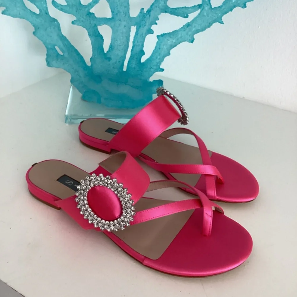 REDUCED SJP Sandals Flats 38.5 Pink Thong Rhinestones Leather Crystal Embellish